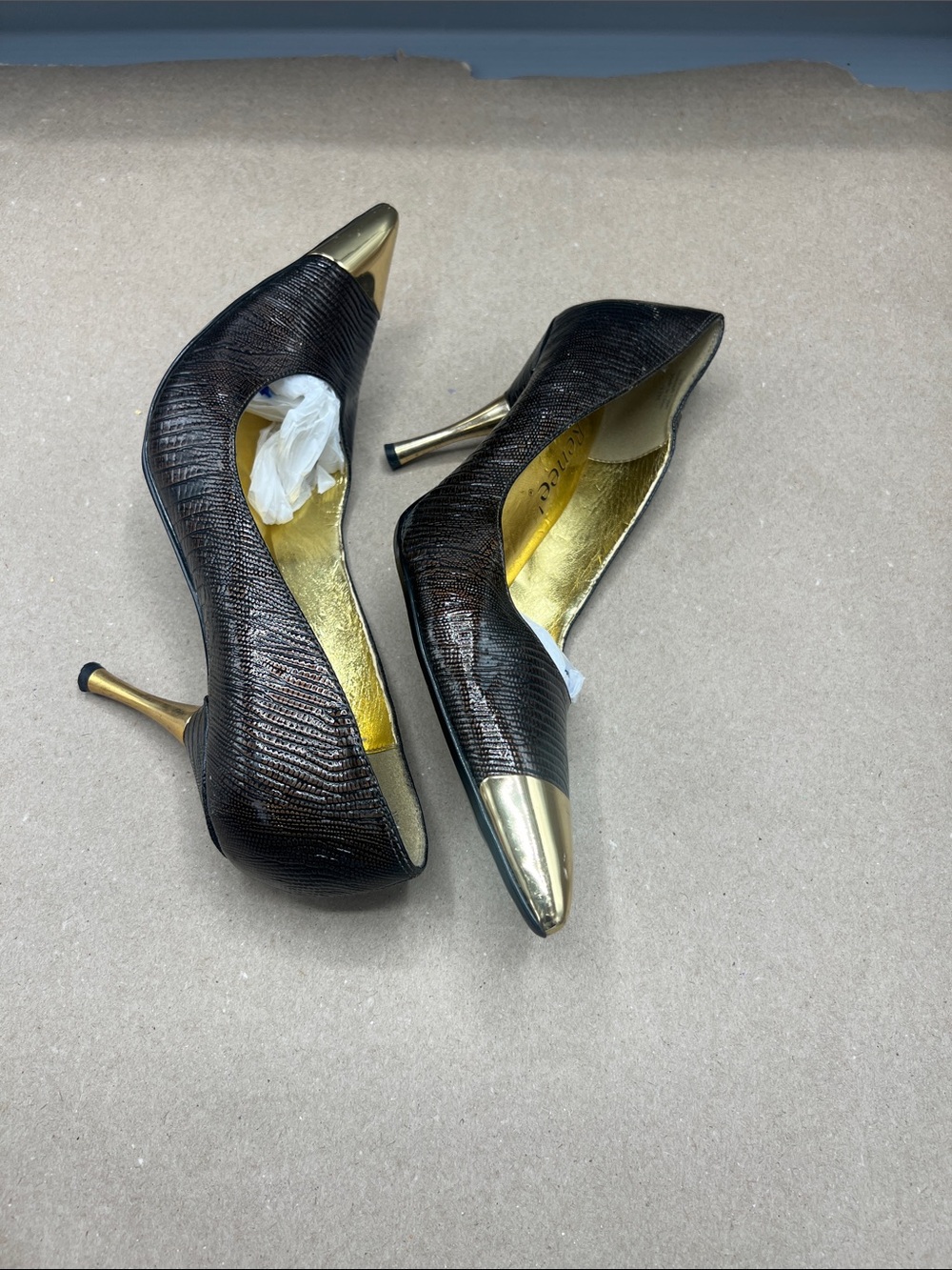 J.Renee Brown Pointed-Toe Pumps with Gold Cap Accent size 7/2 - Picture 5 of 12
